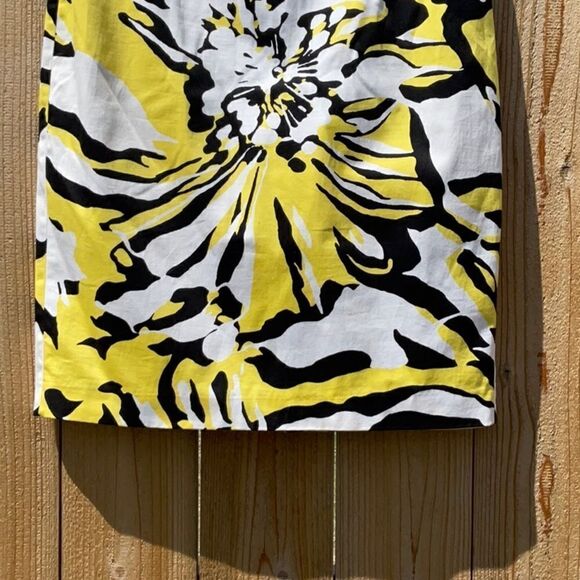 Take 50% OFF- Express Design Studio Women’s Skirt, Size-8 - Picture 3 of 7